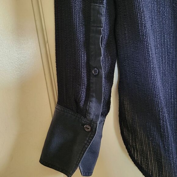 VINCE SIze 2 Blouse - Picture 3 of 4